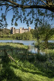 UK, England, Suffolk, Framlingham, Framlingham Castle across The Mere