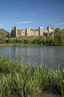 Images Dated 8th June 2017: UK, England, Suffolk, Framlingham, Framlingham Castle across The Mere