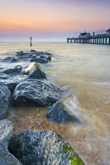 Images Dated 11th November 2016: UK, England, Suffolk, Southwold, Southwold Pier at dawn