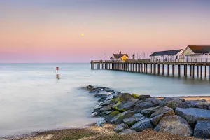 Images Dated 11th November 2016: UK, England, Suffolk, Southwold, Southwold Pier