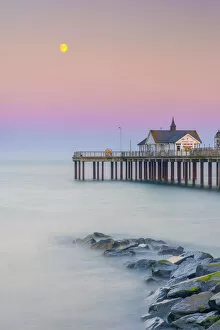 Images Dated 11th November 2016: UK, England, Suffolk, Southwold, Southwold Pier