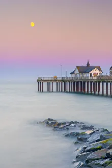Images Dated 11th November 2016: UK, England, Suffolk, Southwold, Southwold Pier