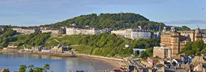UK, England, Yorkshire, Scarborough, View of South Bay