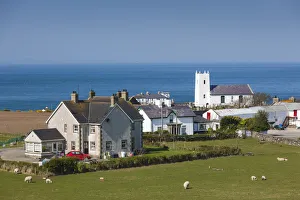 UK, Northern Ireland, County Antrim, Ballintoy, elevated town view