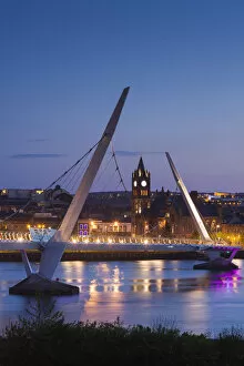 Images Dated 1st September 2016: UK, Northern Ireland, County Londonderry, Derry, The Peace Bridge over the River Foyle