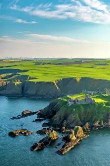 Stonehaven Prints: UK, Scotland, Aberdeenshire, Stonehaven, Dunnottar Castle