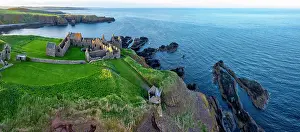 Stonehaven Prints: UK, Scotland, Aberdeenshire, Stonehaven, Dunnottar Castle