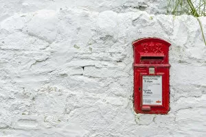 Images Dated 27th November 2014: UK, Scotland, Argyll and Bute, Islay, Laphroaig Whisky Distillery, Royal Mail Post Box
