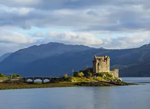 Images Dated 25th January 2017: UK, Scotland, Highlands, Dornie, View of the Eilean Donan Castle