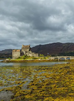 UK, Scotland, Highlands, Dornie, View of the Eilean Donan Castle