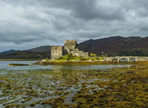 Images Dated 25th January 2017: UK, Scotland, Highlands, Dornie, View of the Eilean Donan Castle