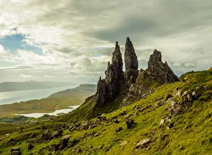 UK, Scotland, Highlands, Isle of Skye, View of the Old Man of Storr