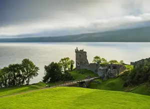 UK, Scotland, Highlands, Urquhart Castle and Loch Ness