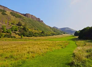 UK, Scotland, Lothian, Edinburgh, Holyrood Park, View towards Salisbury Crags