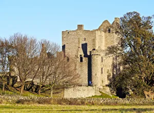 UK, Scotland, Lothian, Edinburgh, View of the Craigmillar Castle