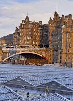 UK, Scotland, Lothian, Edinburgh, View of the Scotsman Hotel and the North Bridge