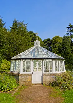 UK, Scotland, Lothian, Edinburgh, View of the Glasshouse in the Lauriston Castle Gardens