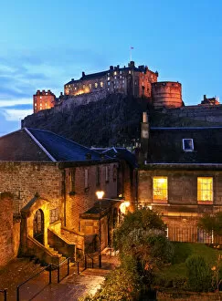 Images Dated 30th March 2016: UK, Scotland, Lothian, Edinburgh, Twilight view of the Old Town and the Castle