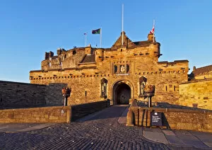 Images Dated 30th March 2016: UK, Scotland, Lothian, Edinburgh, View of the Edinburgh Castle illuminated by the sunrise