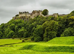UK, Scotland, Stirling, View over the Kings Knot towards the Stirling Castle