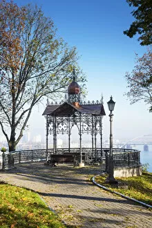 Images Dated 2nd December 2019: Ukraine, Kyiv, Saint Volodymyr Hill Park, Overlooking The Dnieper River, Sitting Area