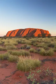 Images Dated 22nd March 2016: Uluru (UNESCO World Heritage Site), Uluru-Kata Tjuta National Park, Northern Territory