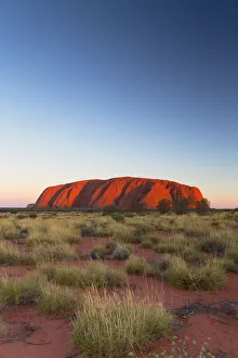 Images Dated 22nd March 2016: Uluru (UNESCO World Heritage Site), Uluru-Kata Tjuta National Park, Northern Territory