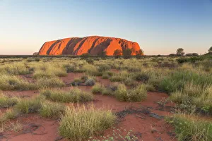 Images Dated 22nd March 2016: Uluru (UNESCO World Heritage Site), Uluru-Kata Tjuta National Park, Northern Territory