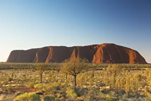 Images Dated 22nd March 2016: Uluru (UNESCO World Heritage Site), Uluru-Kata Tjuta National Park, Northern Territory