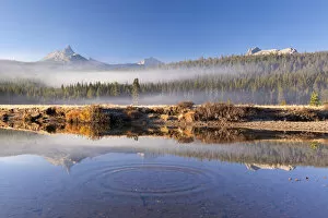 Images Dated 6th January 2015: Unicorn and Cathedral Peaks reflected in the Tuolumne River, Tuolumne Meadows, Yosemite