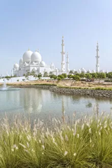 Images Dated 24th June 2014: United Arab Emirates, Abu Dhabi. Sheikh Zayed Grand Mosque from outside