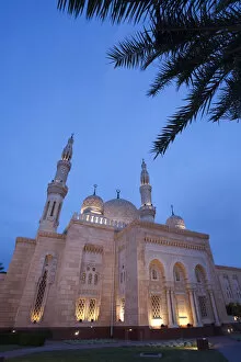 Images Dated 8th June 2009: United Arab Emirates, Dubai, Jumeirah Mosque at dusk