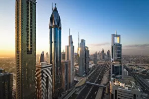 Images Dated 16th December 2015: United Arab Emirates, Dubai, Sheikh Zayed Rd, traffic and new high rise buildings