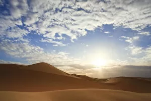 Images Dated 15th June 2009: United Arab Emirates, Liwa Oasis, Sand dunes near the Empty Quarter Desert