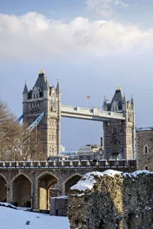 Images Dated 3rd April 2018: United Kingdom, England, London, view of the Tower Bridge in snow from the Tower of