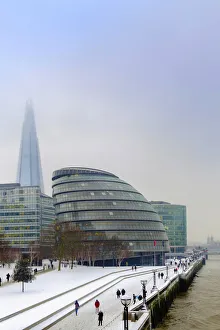 United Kingdom, England, London, elevated view of the Thames Path walkway on the south