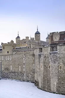 Images Dated 3rd April 2018: United Kingdom, England, London, View of the castle walls of the Tower of London Unesco