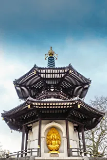 Londres Prints: United Kingdom, England, London, Battersea. The Nichiren Buddhist Peace Pagoda in