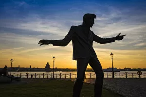 Images Dated 6th November 2015: United Kingdom, England, Merseyside, Liverpool, Sculpture of Billy Fury in Albert Dock
