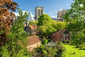 Images Dated 23rd August 2022: United Kingdom, England, North Yorkshire, York. The Minster on a Spring evening seen from the City
