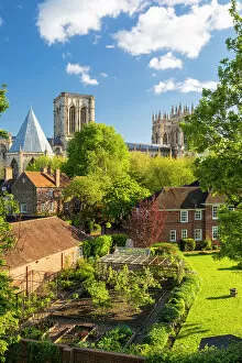 Images Dated 23rd August 2022: United Kingdom, England, North Yorkshire, York. The Minster on a Spring evening seen from the City
