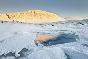 Images Dated 8th January 2010: United Kingdom, UK, Scotland, Highlands, Etive river completely frozen during a very