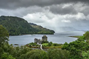 United Kingdon, Scotland, Dornie, Kyle of Lochalsh, Eilean Donan Castle