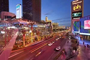 Images Dated 18th August 2011: United States of America, Nevada, Las Vegas, Hotels and Casinos along the Strip