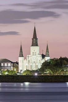 Images Dated 30th September 2016: United States, Louisiana, New Orleans. New Orleans skyline, view of Saint Louis Cathedral