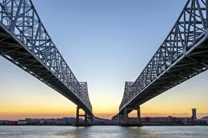 Images Dated 30th September 2016: United States, Louisiana, New Orleans. Crescent City Connection, twin span bridges
