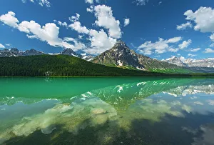 Images Dated 20th April 2023: Upper Waterfowl Lake with Mt. Chephren in centre, Howse Peal (left of centre)