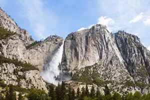 Images Dated 28th April 2017: Upper Yosemite fall, Yosemite National Park, California, USA