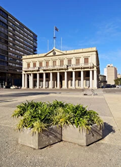 Uruguay, Montevideo, View of the Estevez Palace on the Independence Square