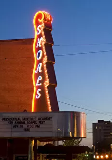Images Dated 11th June 2009: USA, Alabama, Florence, Shoals Theatre, Neon, Dusk